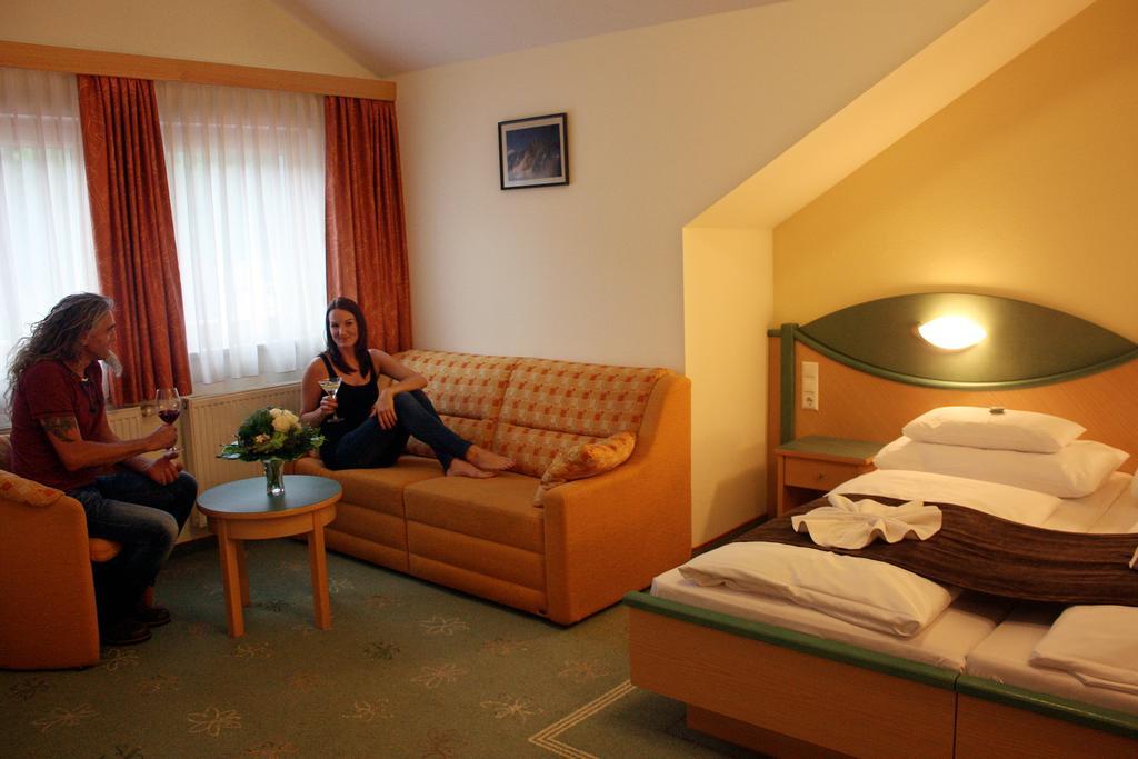 Hotel Mitterhofer سخلادميخ المظهر الخارجي الصورة